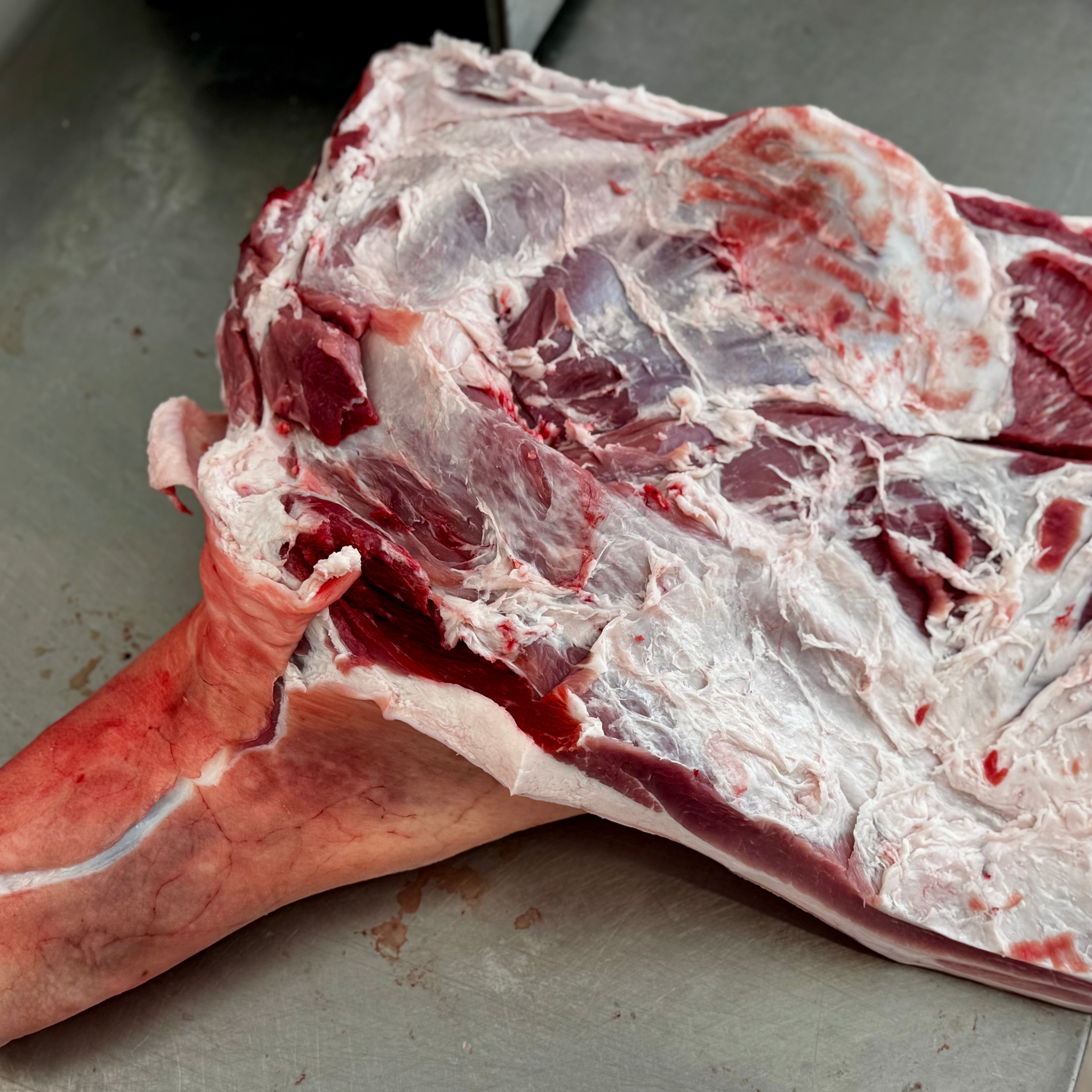 MEZZENA SUINO CALABRESE (5,90 €/KG)